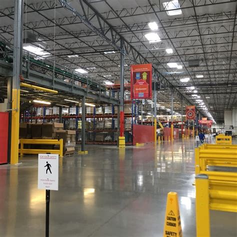 Jun 22, 2023 · Updated June 22, 2023 - 3:40 pm. A $225 million grocery distribution center is set to open later this year at the Apex Industrial Park in North Las Vegas. The grocery distribution center will be ... 